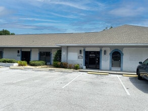 918 Rolling Acres Rd, Lady Lake, FL à louer Photo intérieure- Image 1 de 1