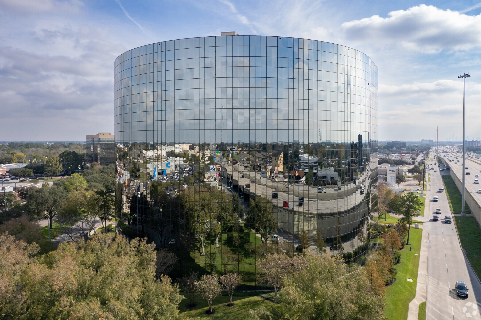 13430 Northwest Fwy, Houston, TX à louer Photo du bâtiment- Image 1 de 18