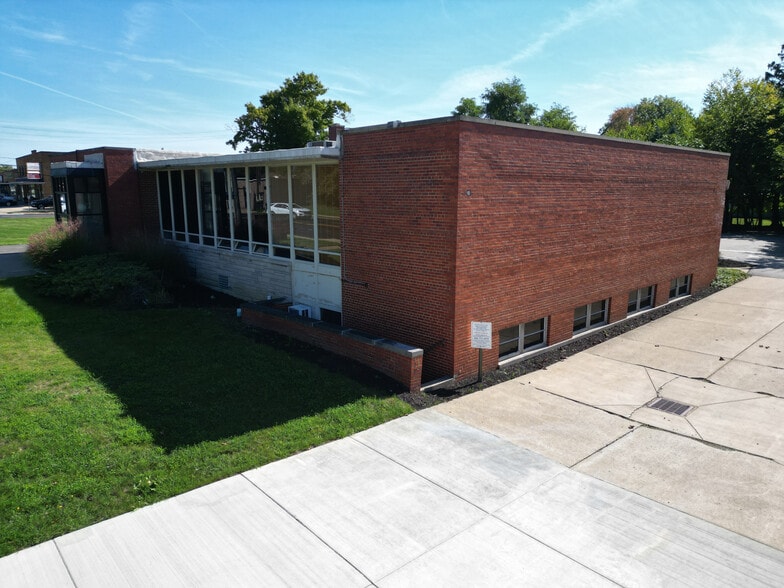 27059 Center Ridge Rd, Westlake, OH for sale - Primary Photo - Image 1 of 65