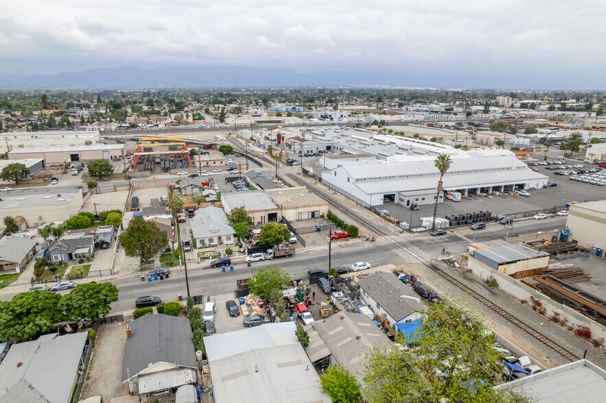 1295 E 4th St, Pomona, CA à vendre - Photo du bâtiment - Image 3 de 6