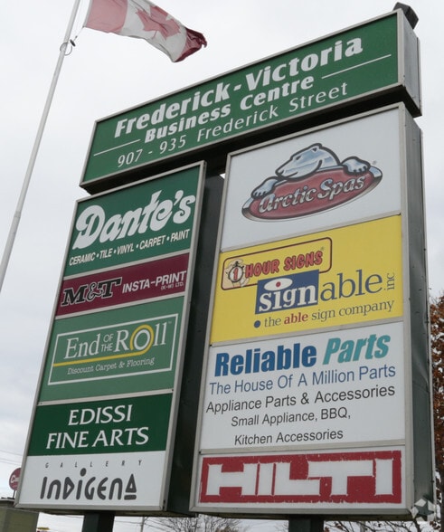 907 Victoria St N, Kitchener, ON for lease - Building Photo - Image 2 of 6