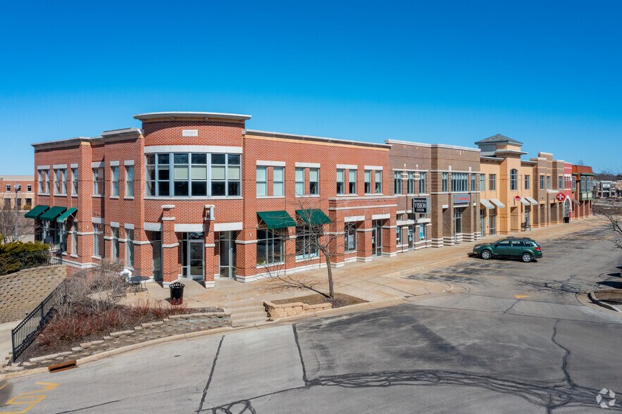 18985 W Capitol Dr, Brookfield, WI à louer - Photo du bâtiment - Image 3 de 13