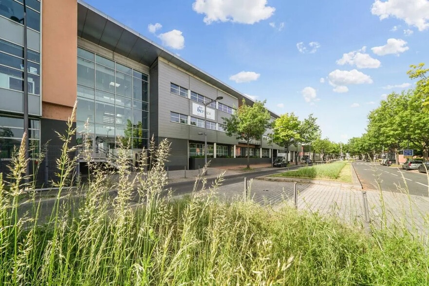 9 Avenue Des Saules, OULLINS-PIERRE-BÉNITE à vendre - Photo du bâtiment - Image 2 de 13