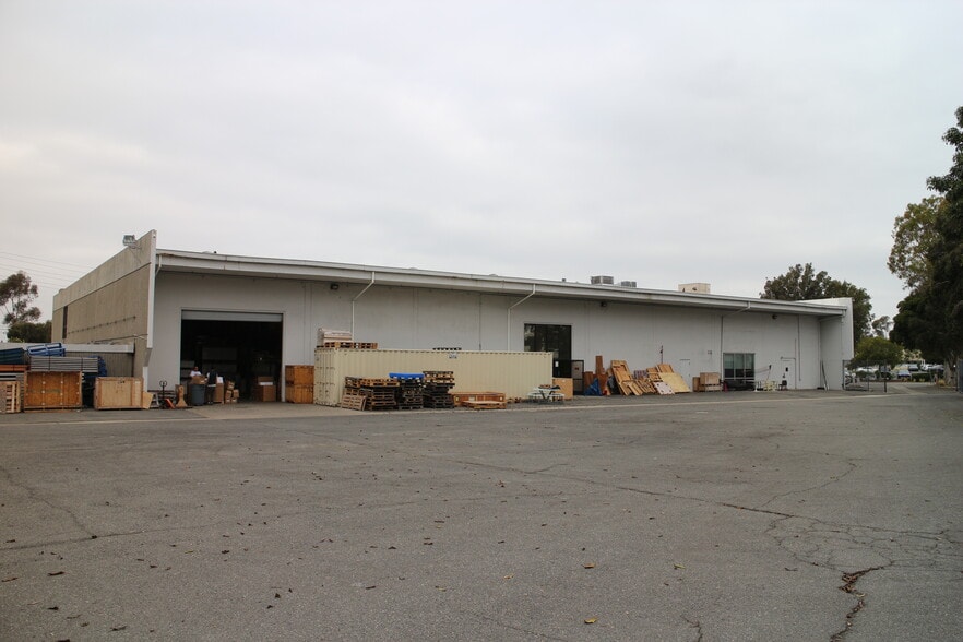 17550 Gillette Ave, Irvine, CA for sale - Building Photo - Image 2 of 38