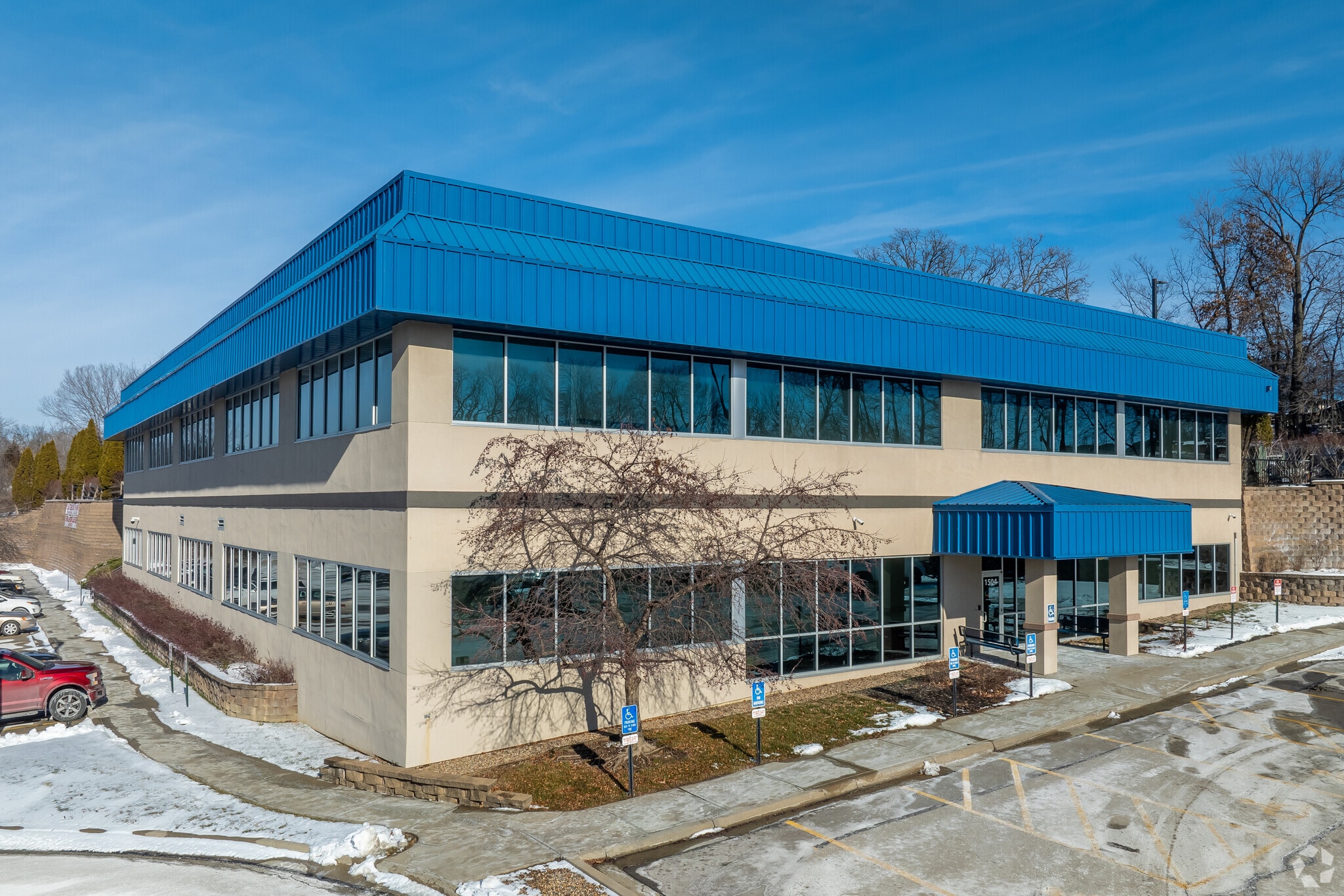 1440 NW Vivion Rd, Kansas City, MO for lease Primary Photo- Image 1 of 9