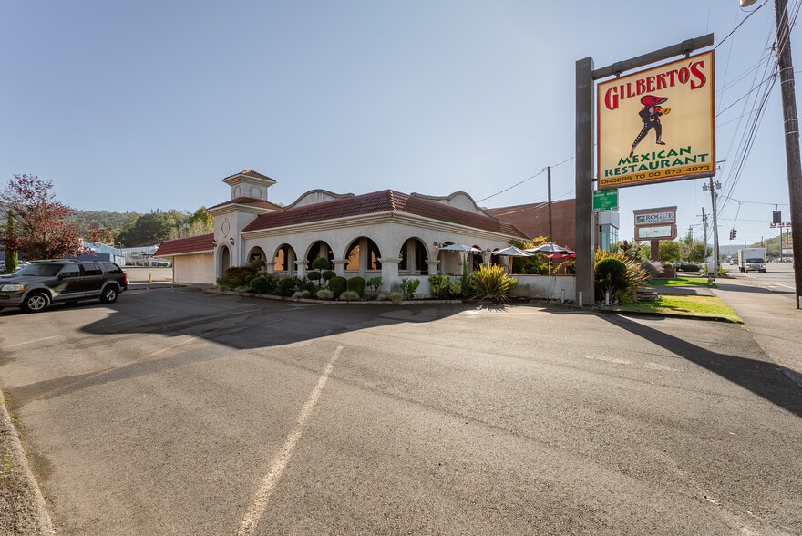 1347 NE Stephens St, Roseburg, OR for sale - Building Photo - Image 1 of 34