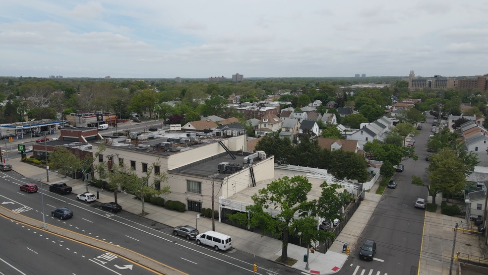 8015 164th St, Jamaica, NY for lease - Building Photo - Image 1 of 2