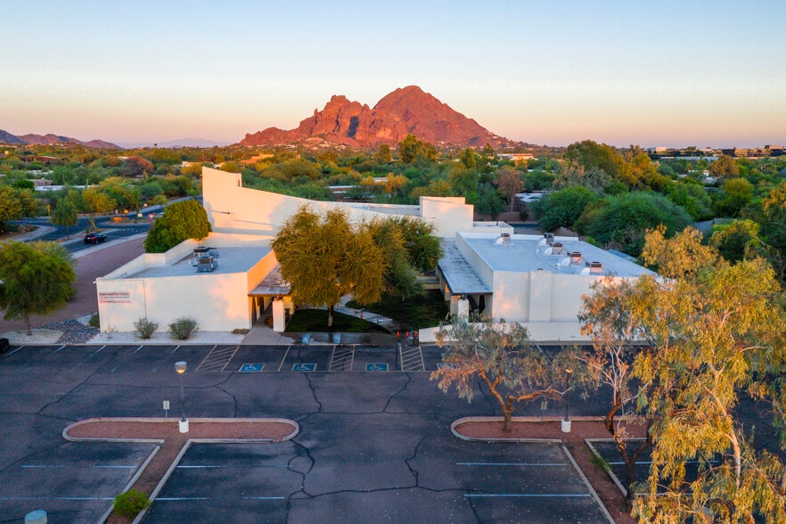 3539 E Stanford Dr, Paradise Valley, AZ for lease - Primary Photo - Image 1 of 7