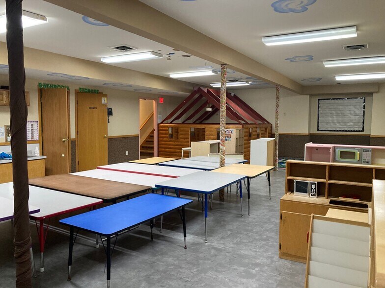 312 W Cottage Grove Rd, Cottage Grove, WI for sale - Building Photo - Image 2 of 17