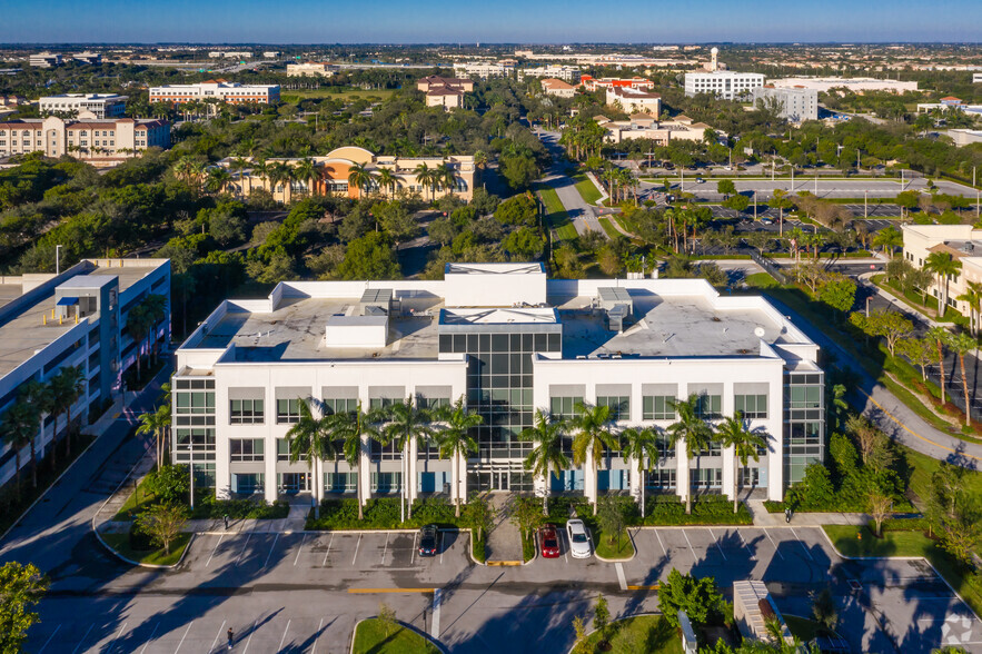 2900 Monarch Lakes Blvd, Miramar, FL for lease - Aerial - Image 2 of 9