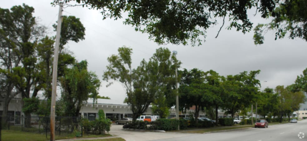 1617-1657 S 21st Ave, Hollywood, FL for lease - Building Photo - Image 3 of 9