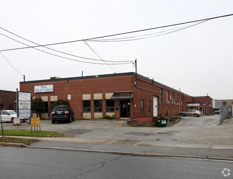 99-101 Milvan Dr, Toronto, ON à vendre - Photo principale - Image 1 de 1