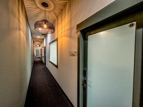 212 Main St, Seal Beach, CA for lease Interior Photo- Image 2 of 9