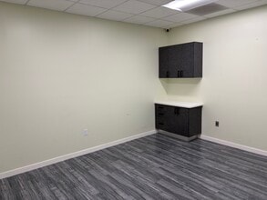 Main St, Corona, CA for lease Interior Photo- Image 1 of 6