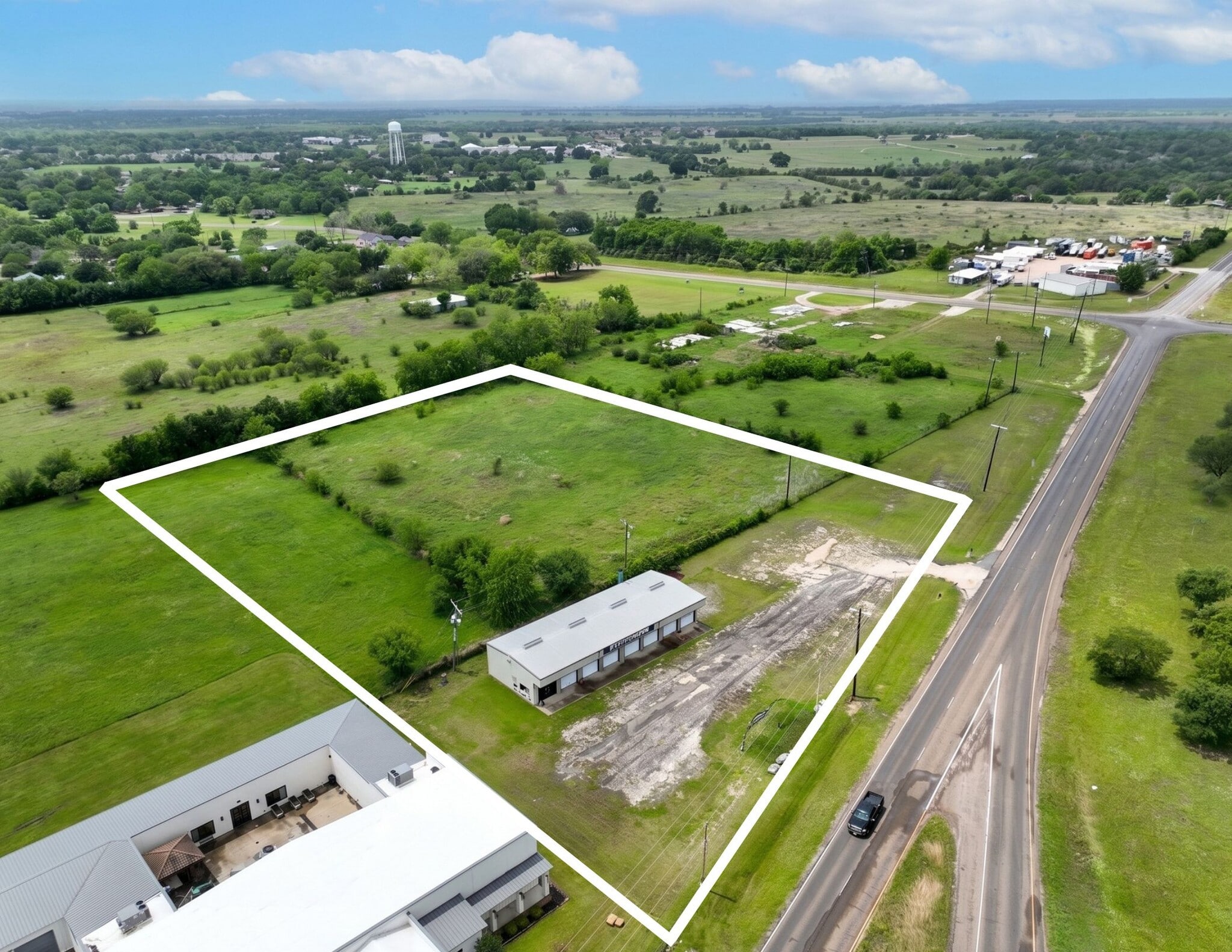 7818 Highway 6 Loop, Navasota, TX à vendre Photo principale- Image 1 de 15