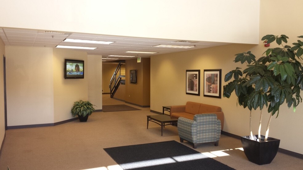 2095 W 6th Ave, Broomfield, CO for lease - Interior Photo - Image 2 of 6