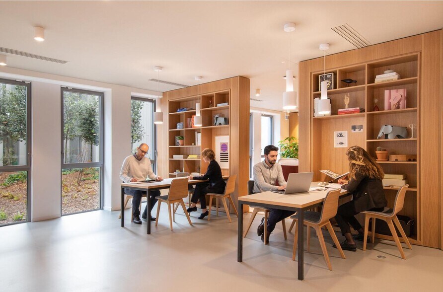 Bureau dans à louer - Photo intérieure - Image 2 de 5