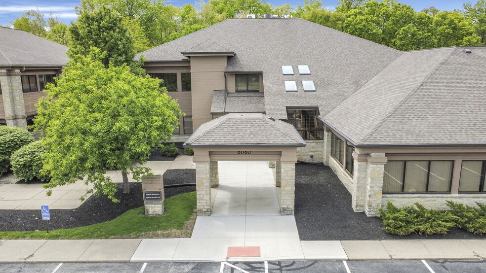 8080 Ravines Edge Ct, Columbus, OH for lease - Building Photo - Image 2 of 9
