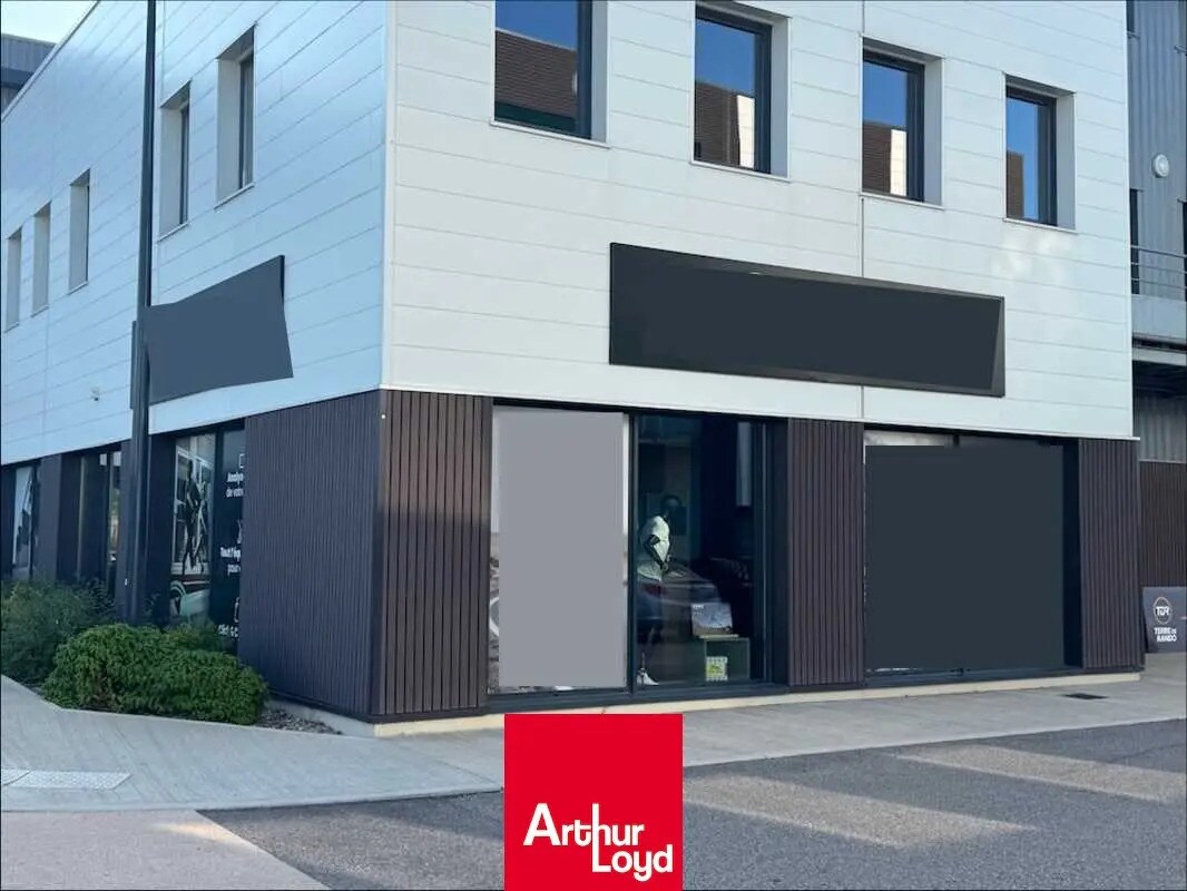 Retail in Genay for lease Building Photo- Image 1 of 11