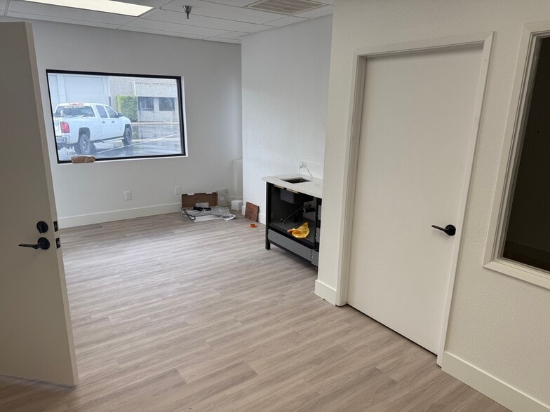 452 W Bedford Ave, Fresno, CA à louer - Photo du bâtiment - Image 3 de 6