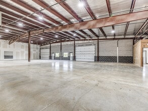 7312 NW 164th St, Edmond, OK for lease Interior Photo- Image 1 of 18