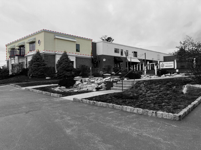 4434-4444 Carlisle Pike, Camp Hill, PA à louer - Photo principale - Image 1 de 1