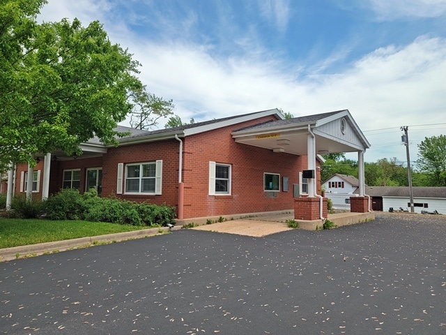 204 S Main St, Loyal, WI à vendre - Photo du bâtiment - Image 3 de 21