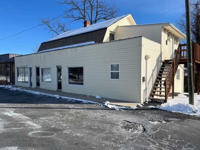 1813 S Main St, Blacksburg, VA à louer - Photo du bâtiment - Image 3 de 6