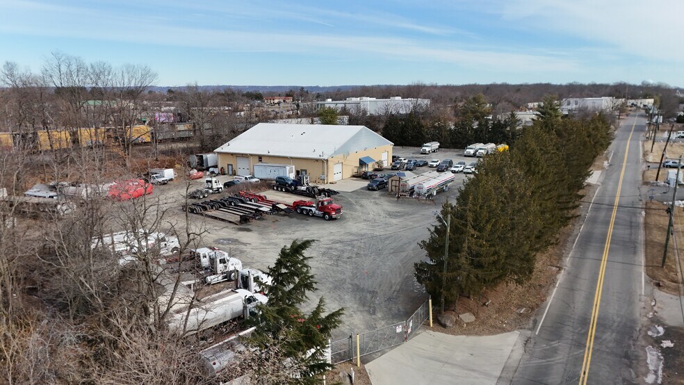 25 Old Camplain Rd, Hillsborough, NJ à louer - Photo du bâtiment - Image 2 de 8