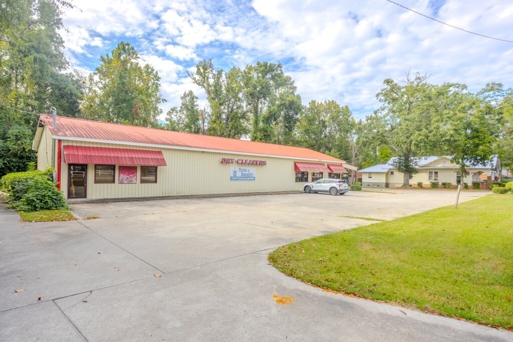 244 N College St, Statesboro, GA for sale Primary Photo- Image 1 of 29