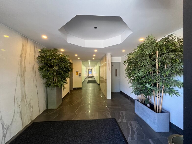 333 E Shore Rd, Manhasset, NY for lease - Interior Photo - Image 2 of 4