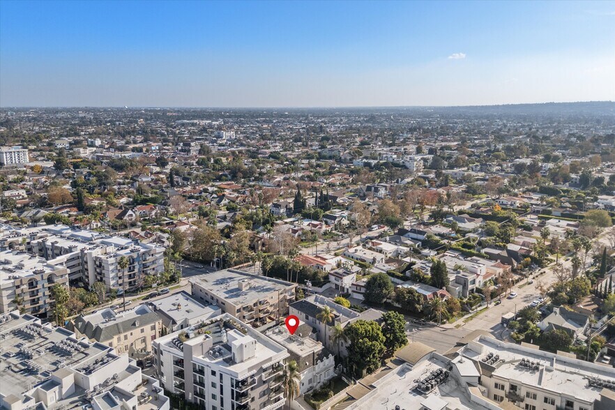744 Ridgeley Dr, Los Angeles, CA à vendre - Aérien - Image 3 de 28