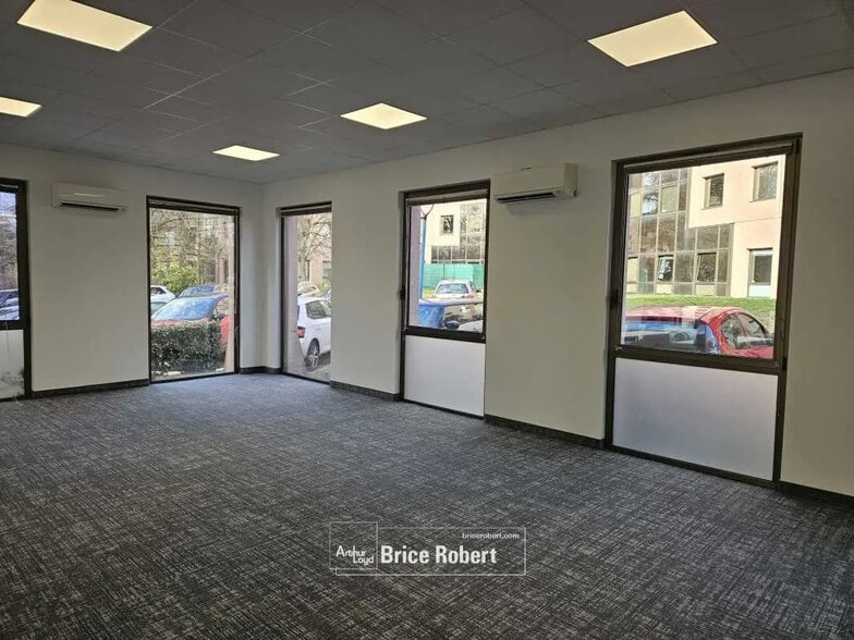Office in Écully for lease - Interior Photo - Image 3 of 4