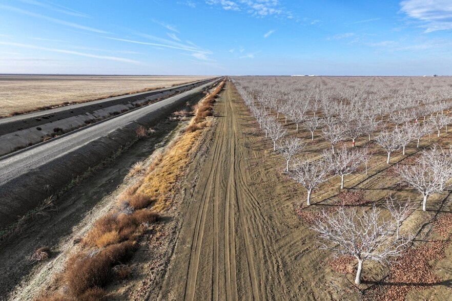 +/- 304.42 Acres Pistachios, Helm, CA for sale - Building Photo - Image 2 of 12