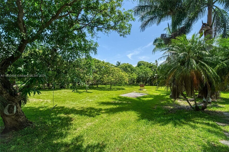 216 SW 6th St, Hallandale Beach, FL à vendre - Photo du bâtiment - Image 3 de 6