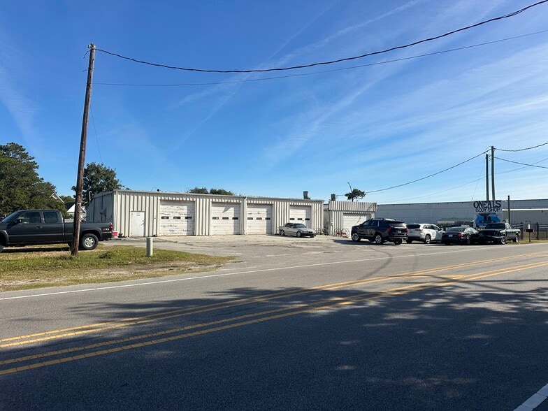 2335 & 2339 Lennoxville Road portfolio of 2 properties for sale on LoopNet.ca - Building Photo - Image 2 of 2