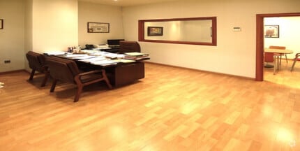 Retail in Tres Cantos, Madrid for lease Interior Photo- Image 2 of 4