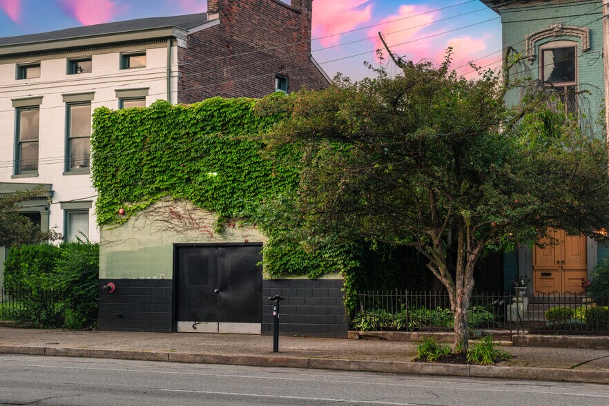 614 E Market St, Louisville, KY à louer - Photo du bâtiment - Image 2 de 4