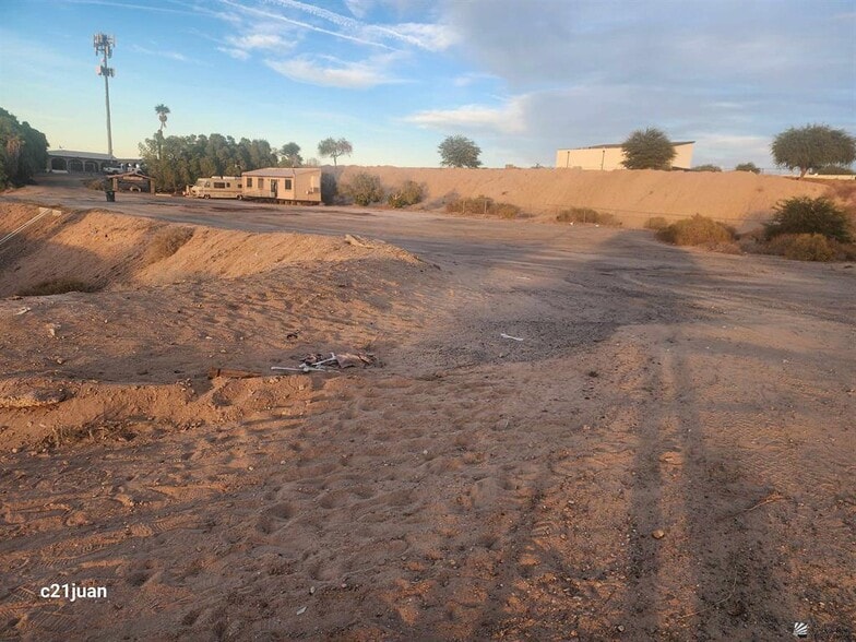 1063 N Main St, San Luis, AZ à vendre - Photo du bâtiment - Image 3 de 21