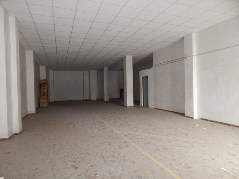 Retail in Ontinyent for lease - Building Photo - Image 3 of 3