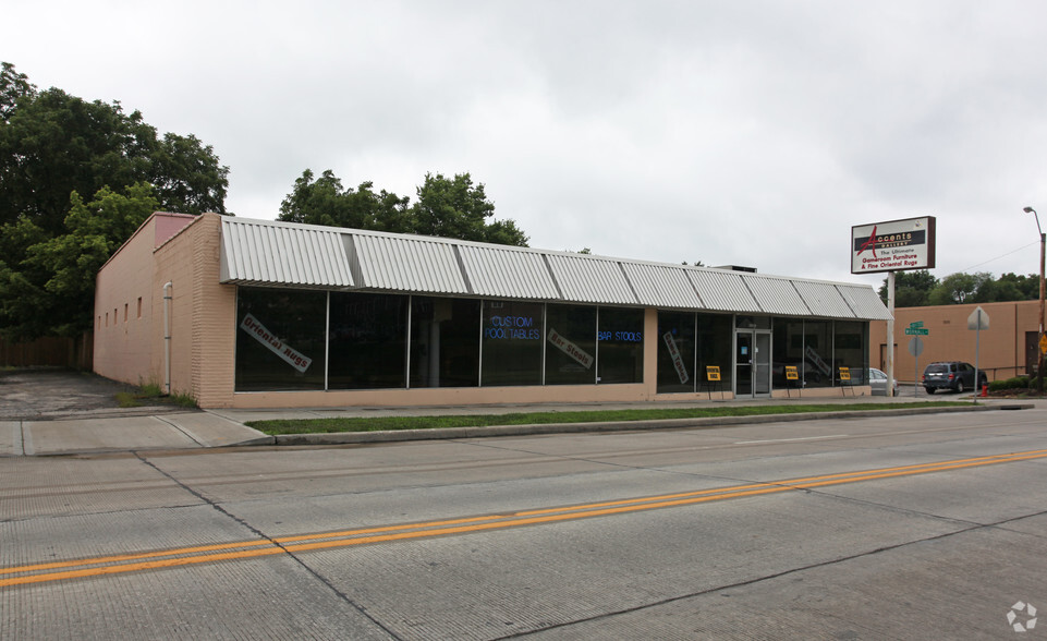 8121 Wornall Rd, Kansas City, MO for sale - Building Photo - Image 1 of 11