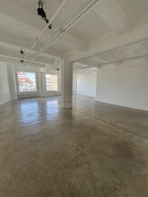656 S Los Angeles St, Los Angeles, CA for lease Interior Photo- Image 1 of 2