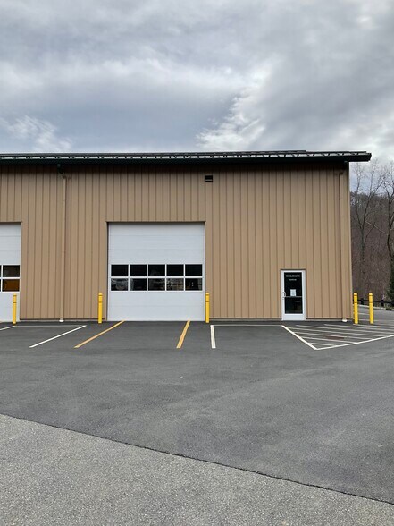 20 Old Route 6, Carmel, NY for lease - Building Photo - Image 2 of 5