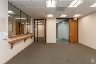 135 N Arlington Heights Rd, Buffalo Grove, IL for lease Interior Photo- Image 1 of 7