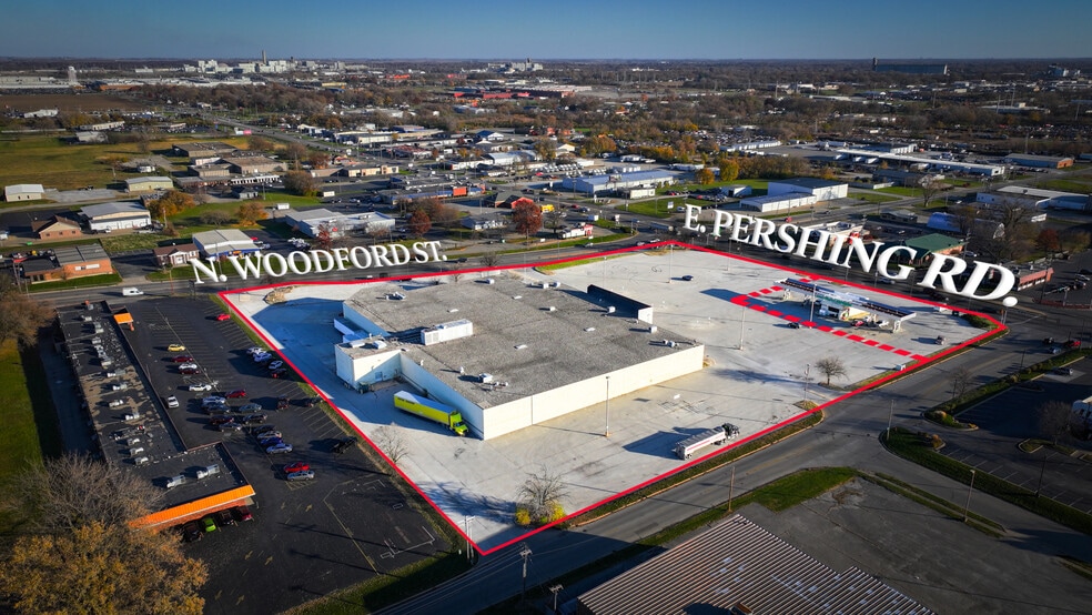 1450 E Pershing Rd, Decatur, IL for sale - Building Photo - Image 2 of 32