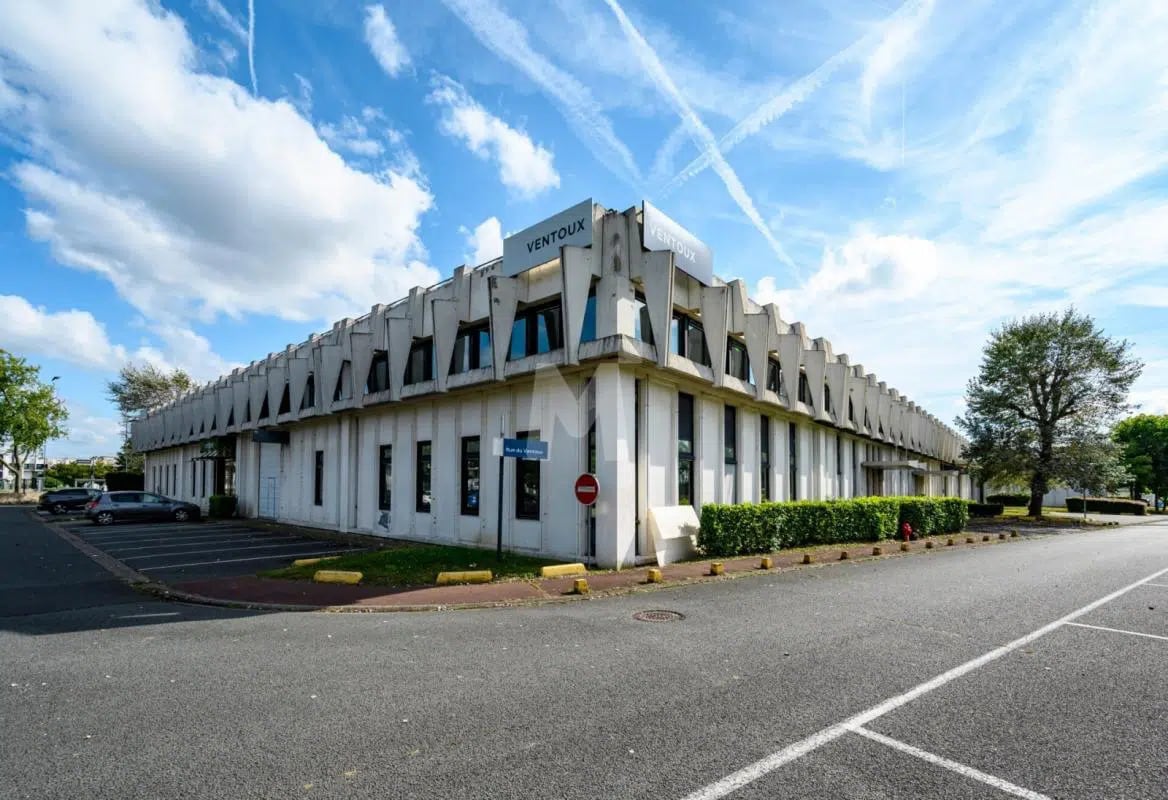 Flex in Évry-Courcouronnes for lease Building Photo- Image 1 of 12