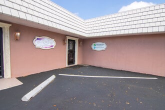 5023-5047 Central Ave, Saint Petersburg, FL for lease Building Photo- Image 1 of 31