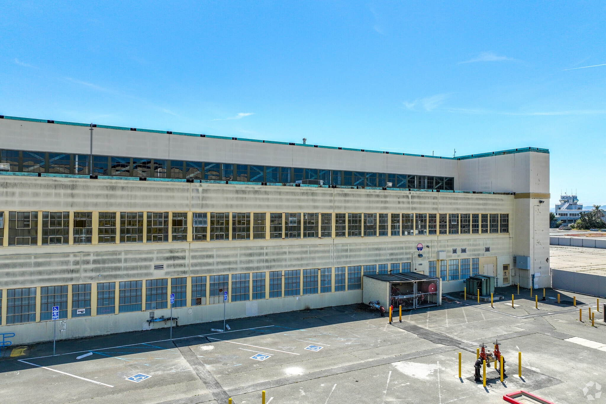 1190 W Tower Ave, Alameda, CA à louer Photo principale- Image 1 de 7