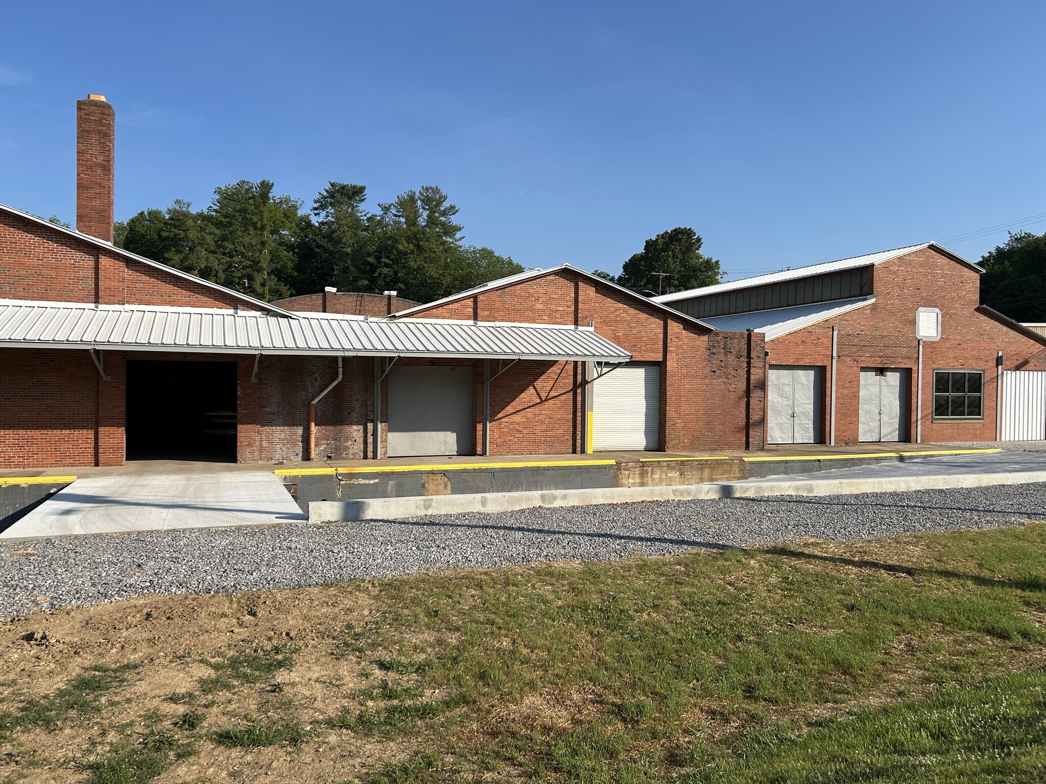 517 Eastanallee Ave, Athens, TN for lease Building Photo- Image 1 of 12