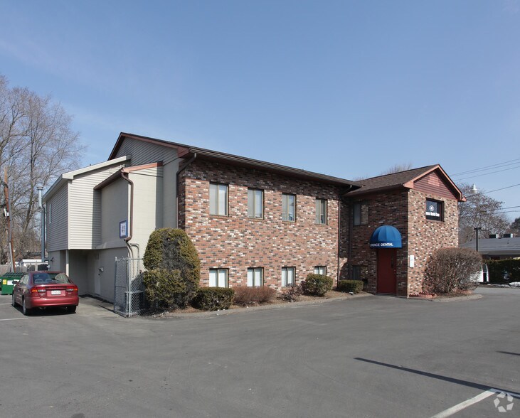 41 Main St, Florence, MA à louer - Photo principale - Image 1 de 22